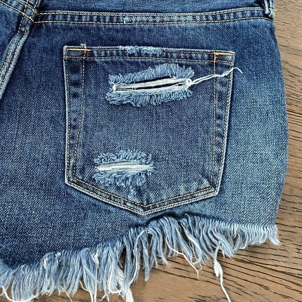 We The Free Button Fly Distressed Frayed Hem Jean Shorts - Picture 5 of 7